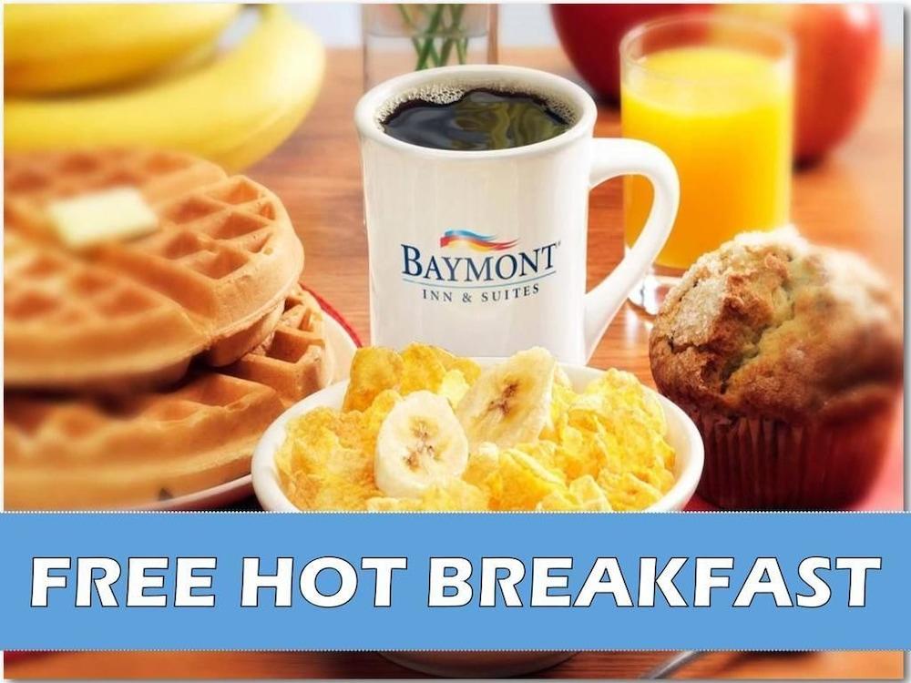 Baymont By Wyndham Dubuque Hotel Bagian luar foto